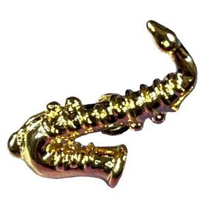 Saxophone Music Lapel Pin Instrument Badge Brooch Enamel Pin Accessories Jewelry